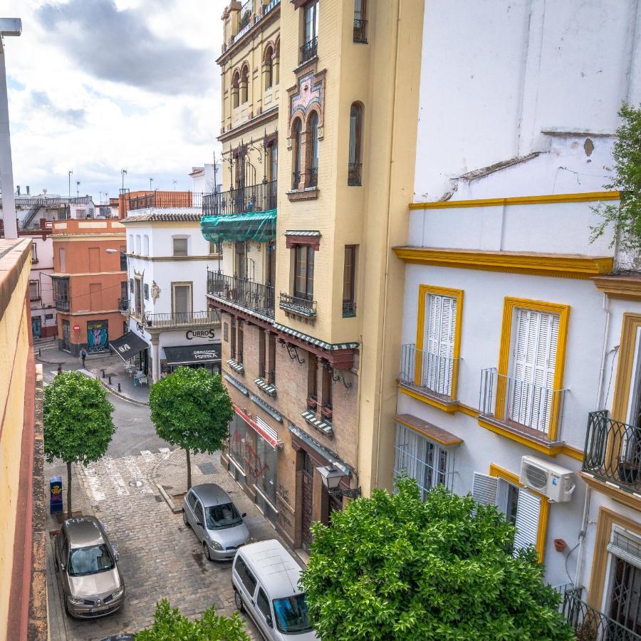 Guesthouse Room & Studio Seville La Flamenka Exterior foto